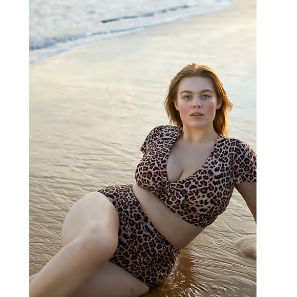 Last 1❗️Torrid Leopard swimsuit  bikini top only - Picture 4 of 10